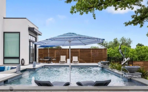 Two spa chairs in an outdoor pool